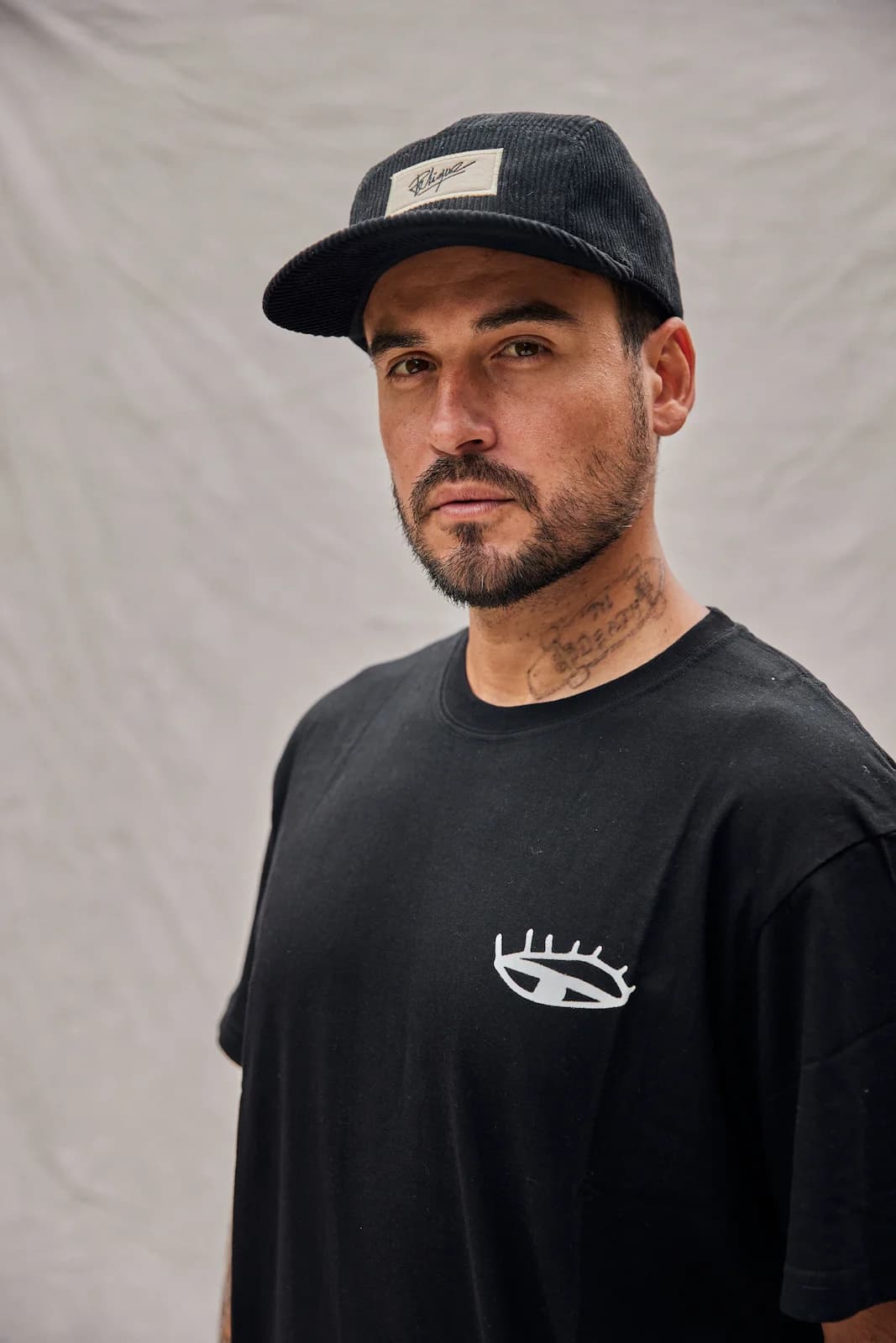 5 PANELS HAT BLACKOUT