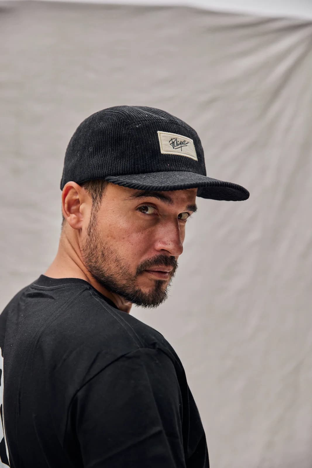 5 PANELS HAT BLACKOUT - foto 3